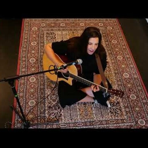 Zangeres 's Gravenhage  (NL) Mira May zingt op je bruiloft!