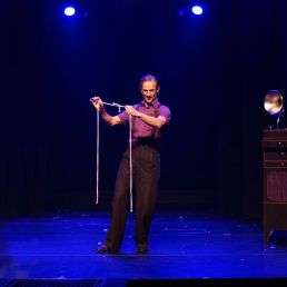 Goochelaar Tilburg  (NL) Theatervoorstelling Silent Magic