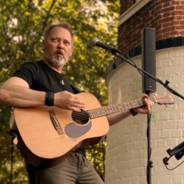 Singer (male) Hasselt  (BE) Roger Ambroos solo