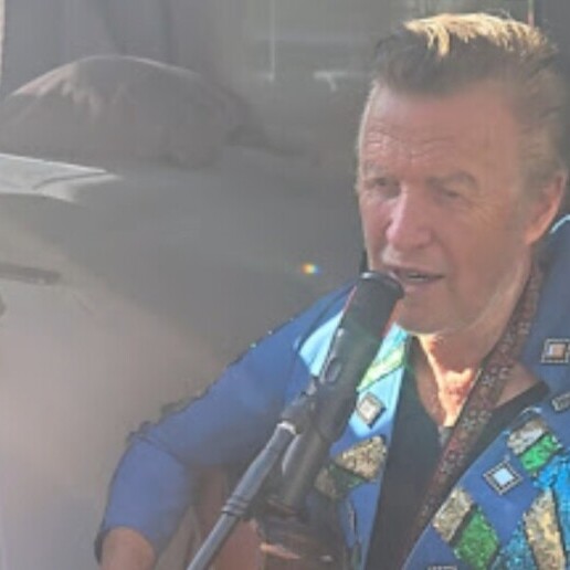 Singer (male) Eindhoven  (NL) A living jukebox