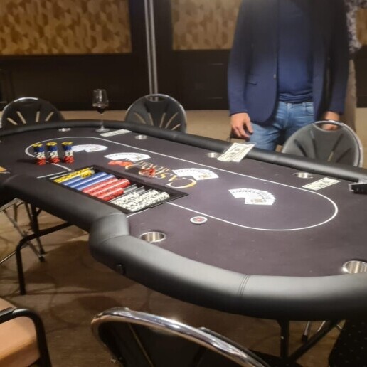 Sports/games Wormerveer  (NL) Poker table rental (croupier included)