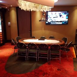 Pokertafel huren (inclusief croupier)