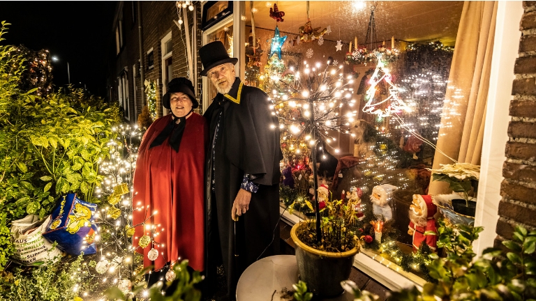 Dickens Christmas couple