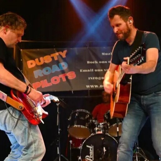 Band Nijensleek  (NL) Dusty Road Pilots (Covers and own work)