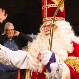 Huur dé echte Sinterklaas met Pieten!