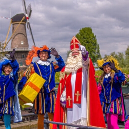 Dé echte Sinterklaas op huisbezoek