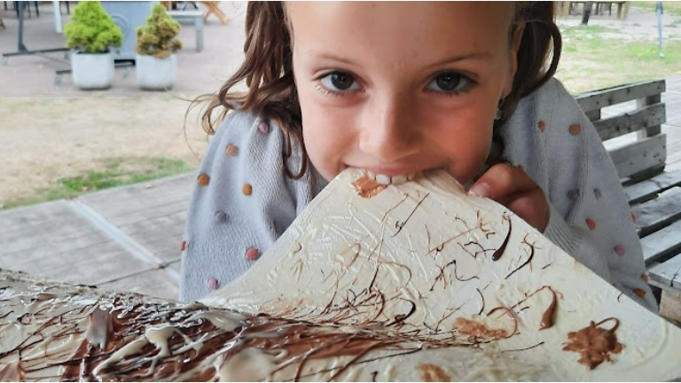 Chocolade schilderen op snoeppapier