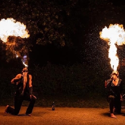 Vuurhoelahoep Circus act