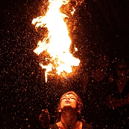 Vuurhoelahoep Circus act