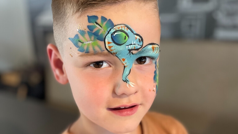 Face painting on location
