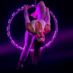 Acrobat Amsterdam  (NL) LED'UP THE WORLD