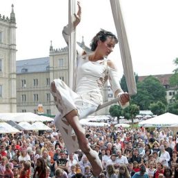 Acrobat Amsterdam  (NL) Dans-Trapeze "Magnolia"