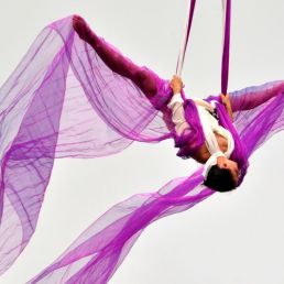 Acrobat Amsterdam  (NL) Elastics & Organza "Windrose