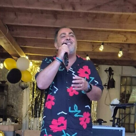 Singer (male) Ridderkerk  (NL) Javi Escalera /All-round party singer