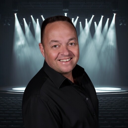 Singer (male) Tilburg  (NL) Bart Schuermans Live,party guaranteed!