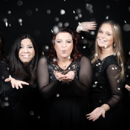 Singing group Grevenbicht  (NL) Something Blue X-mas A cappella Quintet