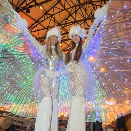 Light Angels stilt act