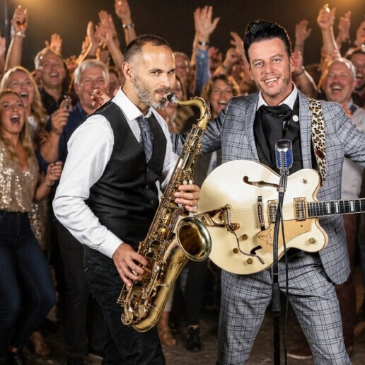 Zanger Utrecht  (NL) Saxofonist & Zanger gitarist