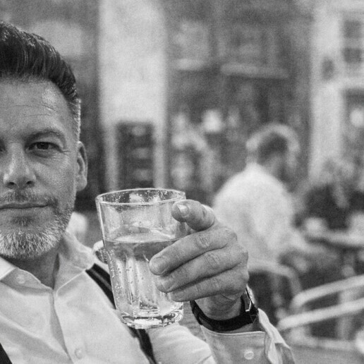 Zanger Utrecht  (NL) Zanger-Gitarist  Showbird