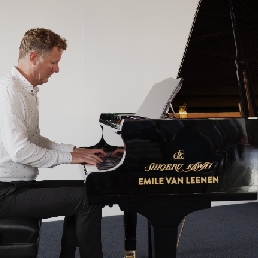 Pieter Hoogland Piano Solo