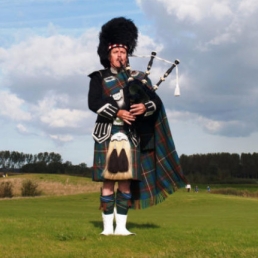 Bagpipe player Gareth Fraser