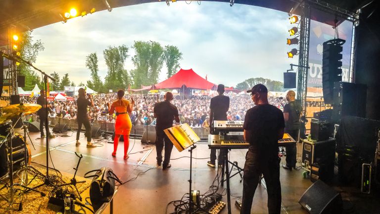 LA FIESTA ALLROUNDBAND