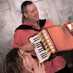 Accordionist Peter Laros