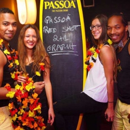 Actor Almere  (NL) Tropical Hosts, handing out garlands