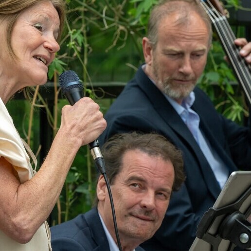 Singer (female) Arnhem  (NL) LaTouw Jazz Chansons Shaffy