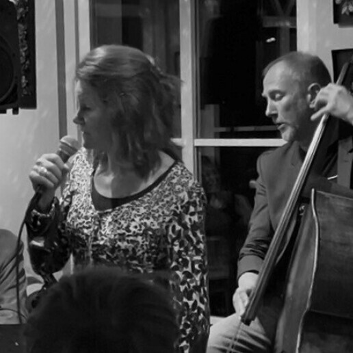 Singer (female) Arnhem  (NL) LaTouw Chansons Shaffy Jazz