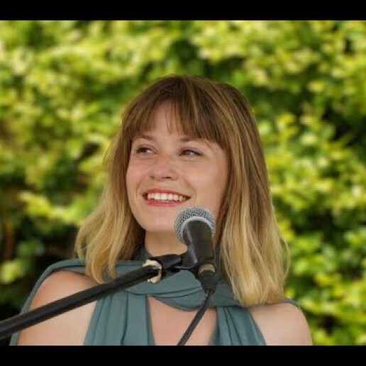 Singer (female) Amsterdam  (NL) Wedding singer and pianist Julia