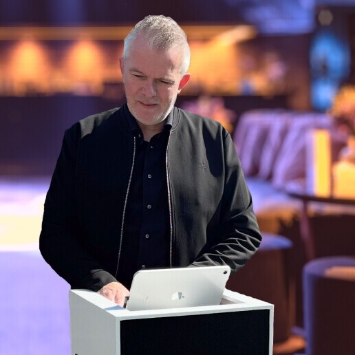 DJ Groesbeek  (NL) Mobile DJ Viktor