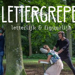 Lettergrepen: Poëzie, Massage & Muziek.