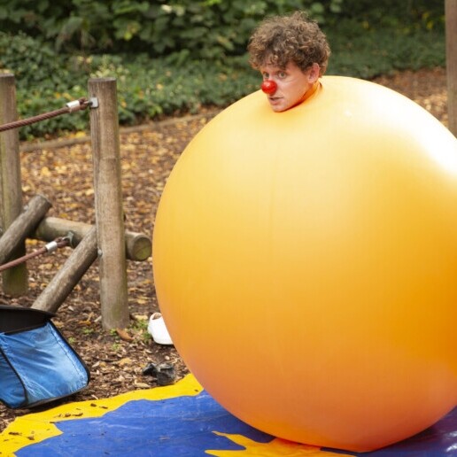Kids show Zwolle  (NL) Children's party Joris the children's entertainer