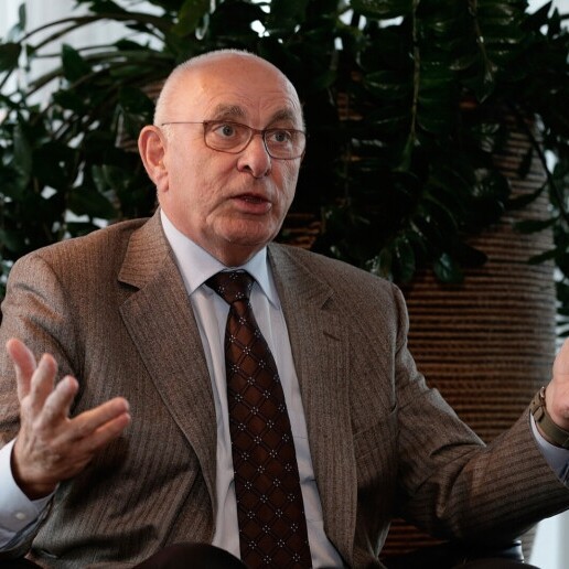 Presentator Castricum  (NL) Michael van Praag, dagvoorzitter