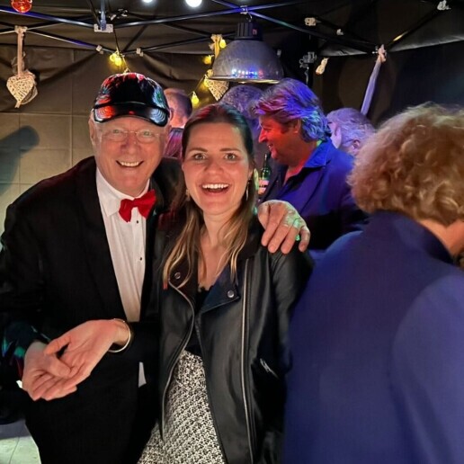 Waarzegger Hilversum  (NL) STAND-UP HAND WAARZEGGER PROF DRABB