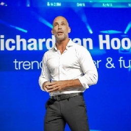 Richard van Hooijdonk: Retail