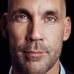 Richard van Hooijdonk: Marketing & Media