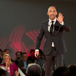 Richard van Hooijdonk: Logistiek