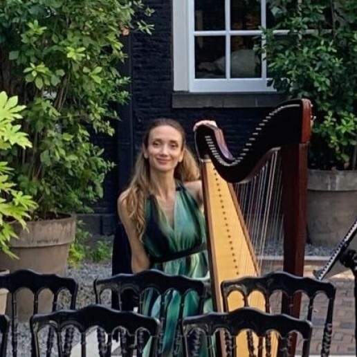 Harp achtergrondmuziek, Harpist Irem