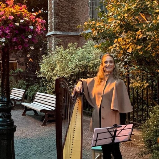 Harpist Bergen op Zoom  (NL) Harp background music, Harpist Irem