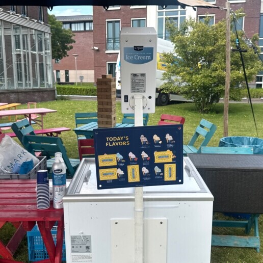 Foodtruck Den Haag  (NL) Super snelle Softijs machine!