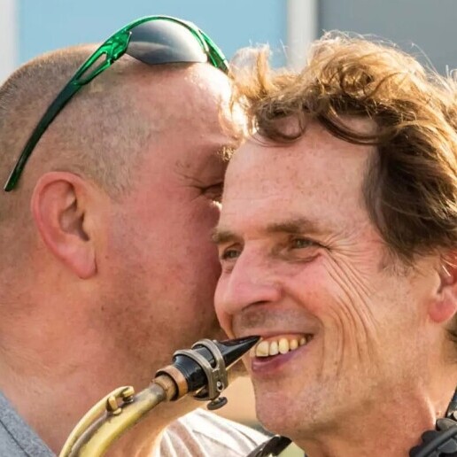 Saxofonist Overloon  (NL) Vlotte borrel muziek