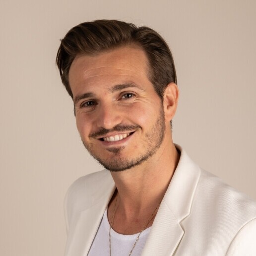 Singer (male) Someren  (NL) Party singer Tiago da Silva