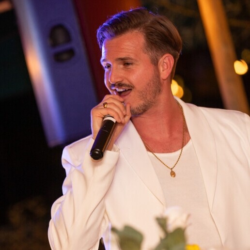 Singer (male) Someren  (NL) Party singer Tiago da Silva