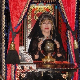 Fortune teller Macharen  (NL) Soothsayer Corina