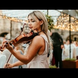 Violist Amsterdam  (NL) Petra: Klassiek,licht klassiek,jazzy/pop