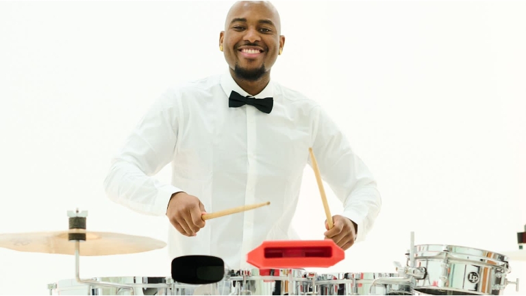 Percussionist Faynel Rigters