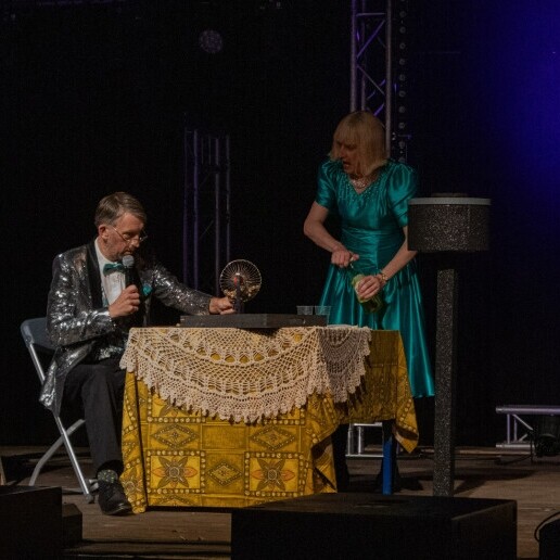 Animatie Nieuwegein  (NL) De Glitter Glimmer Kerstbingo Show