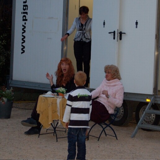 Animatie Nieuwegein  (NL) WC-Freules bij het Sanitair of Toilet